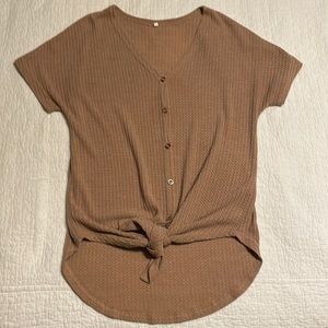 Tan waffle knit loose high-low front tie button down shirt, size small